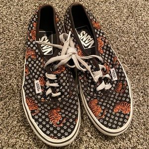 Women’s Size 5 Brown Floral & Tiger Print Vans